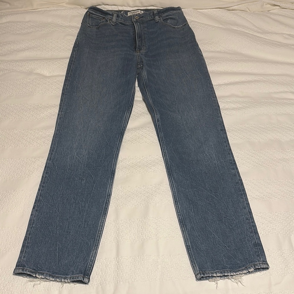 Abercrombie and Fitch The 90’s Straight Ultra High Rise size 28/6